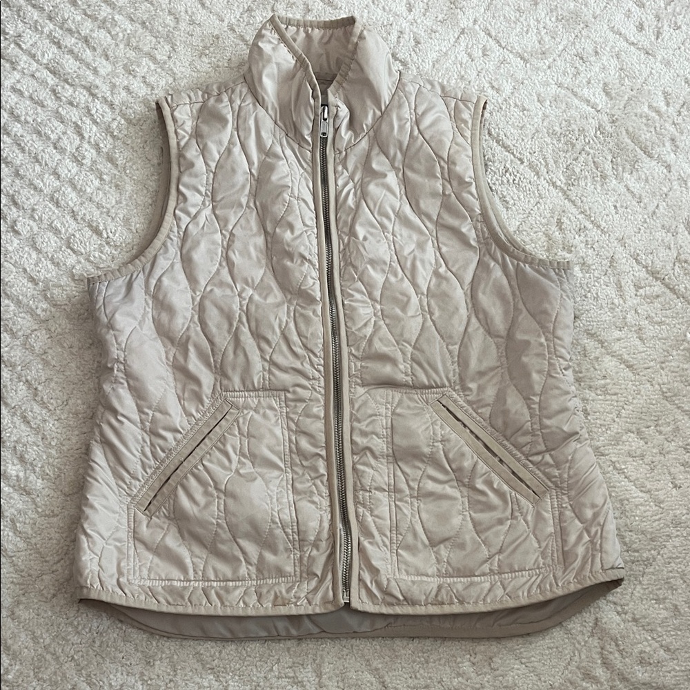 Old Navy Quilted Vest in Cream